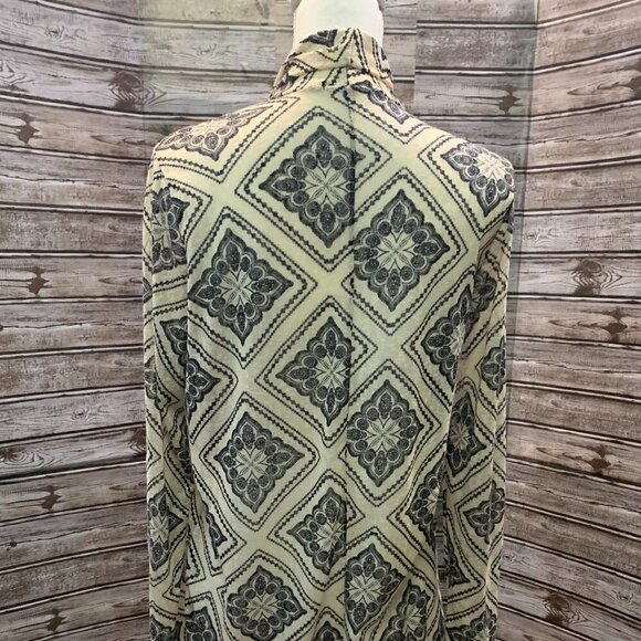 CHARLOTTE RUSSE Light Weight Cardigan Wrap - Picture 5 of 6